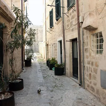 Esperanza Apartment *